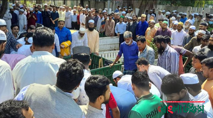 চিরনিদ্রায় শায়িত আমিন মোহাম্মদ গ্রুপের চেয়ারম্যান এনামুল হক